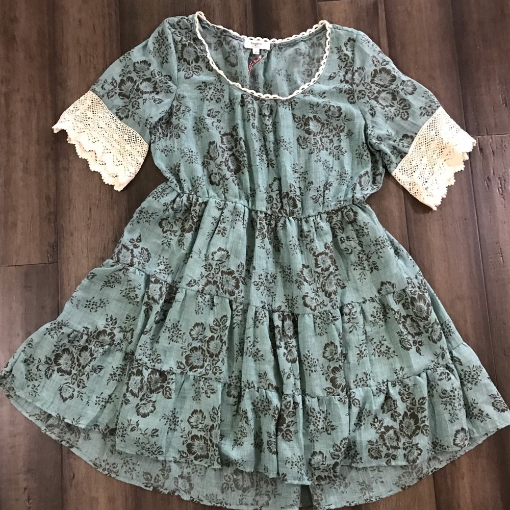 Hayden- Ruffled Dress - Picture 3 of 8